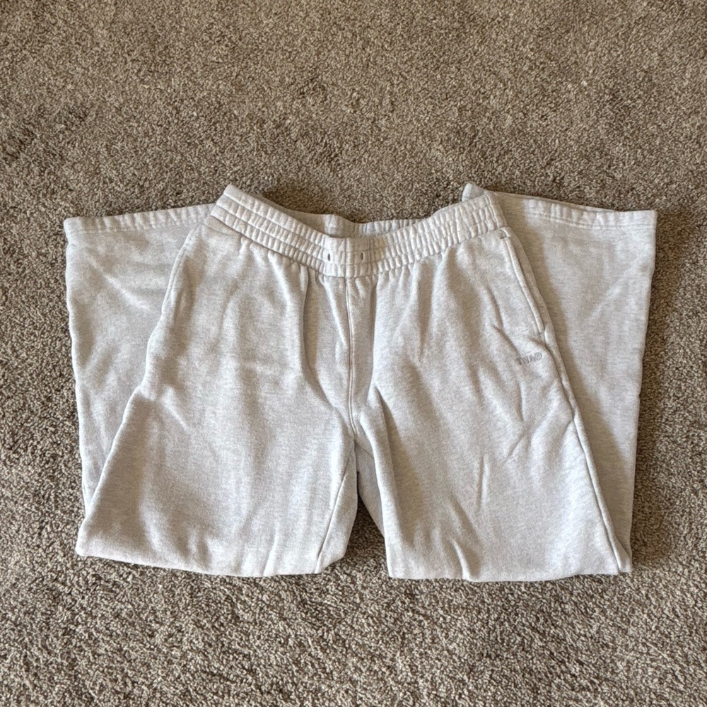 TNA (Aritzia) Cozy Fleece Sweatpants in Soft White